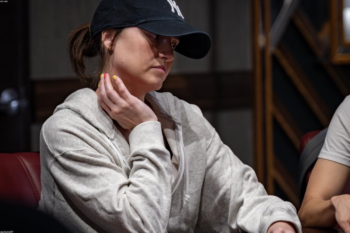 Poker stôl v kasíne Kasaíno